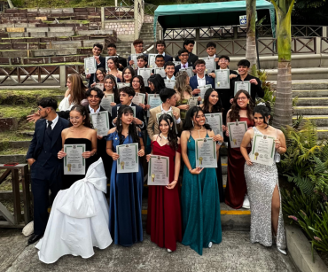 Ceremonia de graduación 2025 - Nuestros estudiantes - Colegio Refous